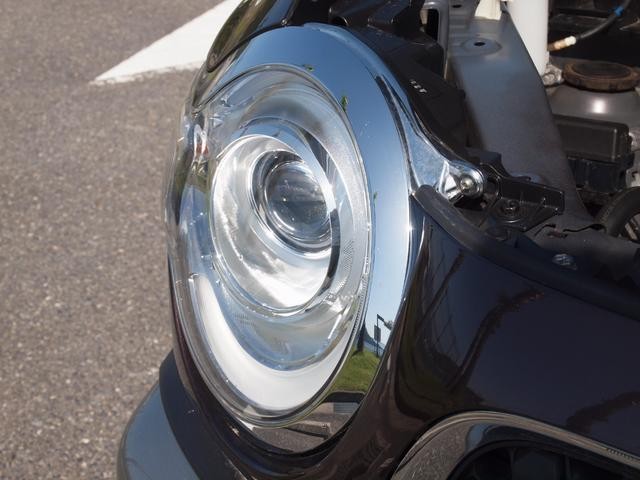 1000563A30260425W00116.jpg