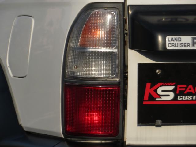 0520007A30260601W00211.jpg