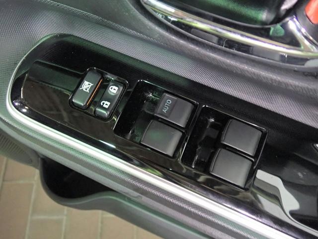 0230024A30260818W00215.jpg