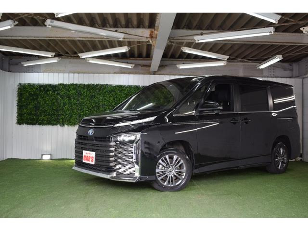 2023 Toyota Voxy, photo 1 of 1