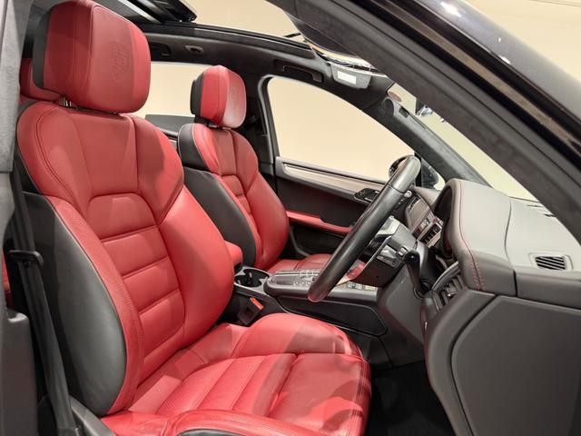 0208050A20260918G00614.jpg