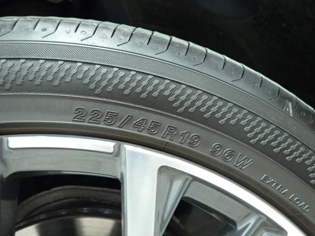0800175A30260829W00119.jpg