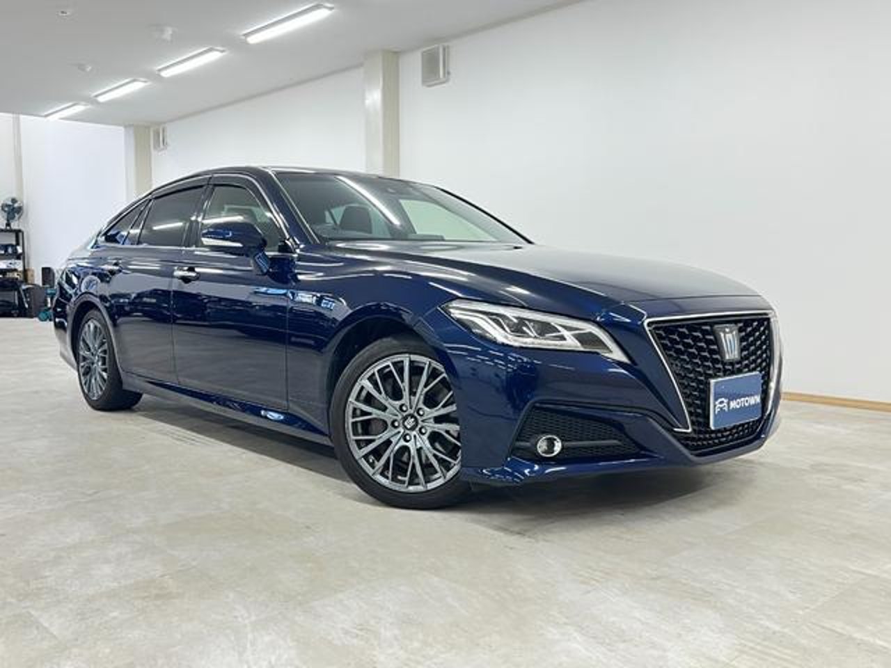 2019 Toyota Crown, photo 1 of 1
