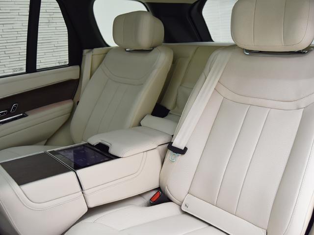 9200363A30260517W00313.jpg