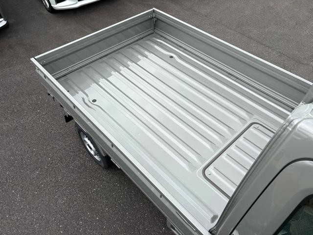 0804637A30260721W00214.jpg