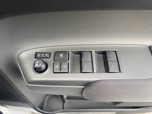 0708915A30260925W00115.jpg