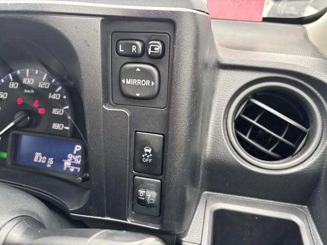 0520020A30260913W00111.jpg