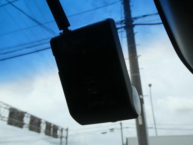 0560989A30260508W00111.jpg