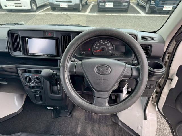 1003202A30250920W00118.jpg