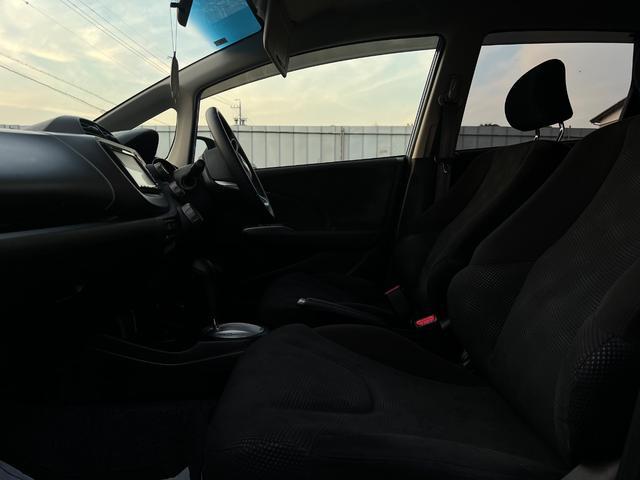 0209515A30260701W00114.jpg