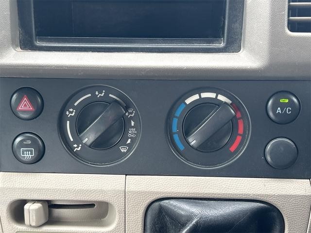 0804546A30260819W00204.jpg
