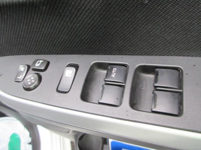 1002928A30260904W00115.jpg