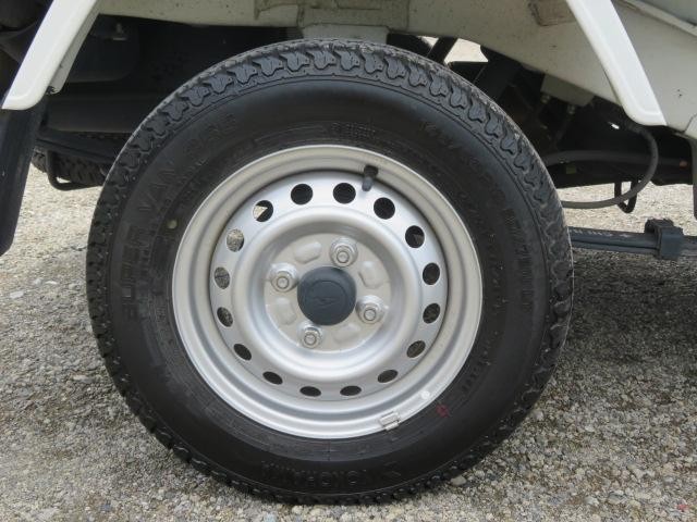 0505052A30260712W00209.jpg