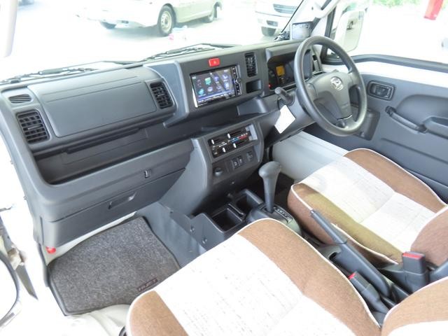 0403790A30260808W00113.jpg