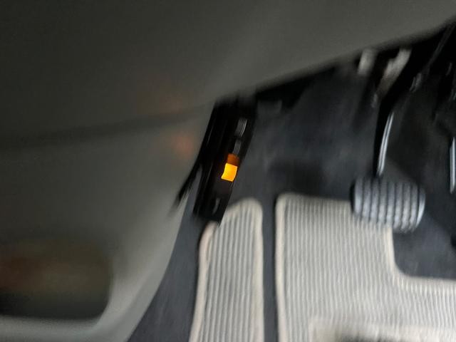 0540896A30260827W00117.jpg