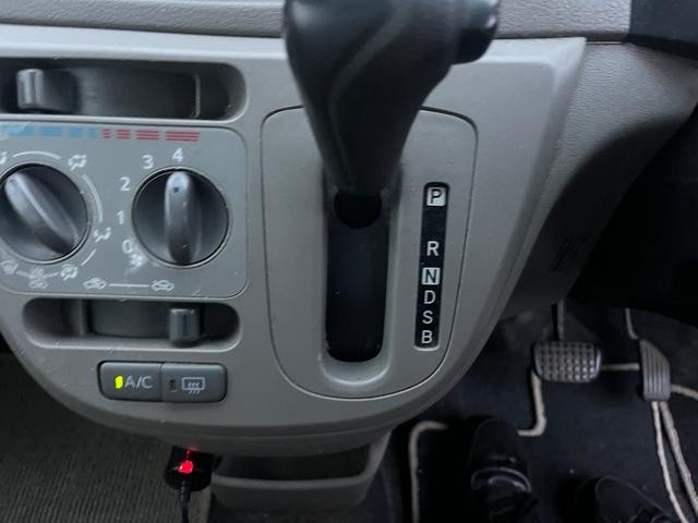 0540896A30260902W00117.jpg