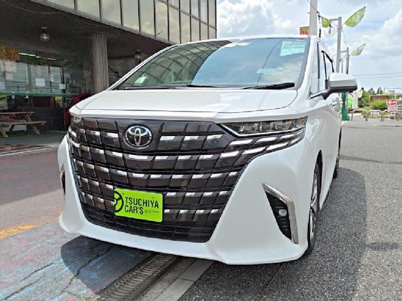 2023 Toyota Alphard, photo 1 of 1