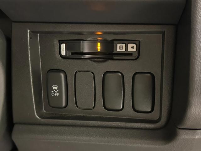 0509824A30260904W00404.jpg
