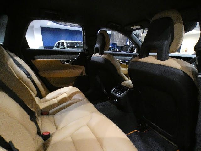 af4b4b41479340a2a182f03ff6d1b52f.jpg