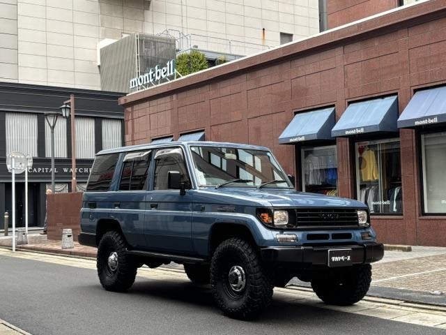 0801987A30260915W00102.jpg