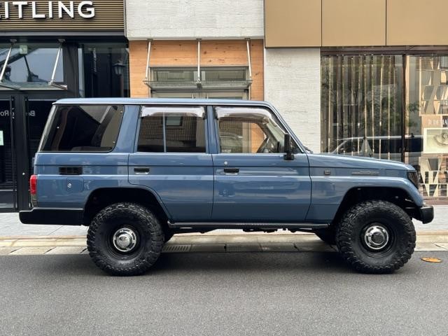 0801987A30260915W00106.jpg