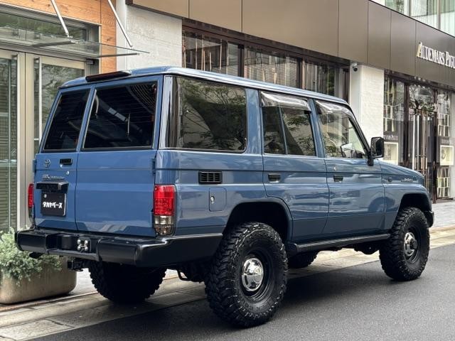 0801987A30260915W00107.jpg