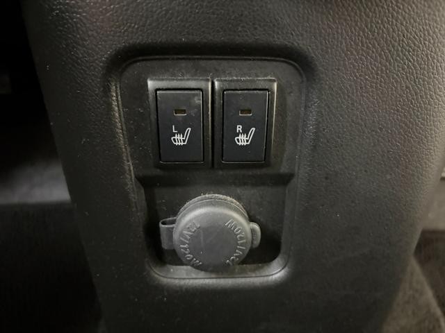 0302498A30260702W00505.jpg