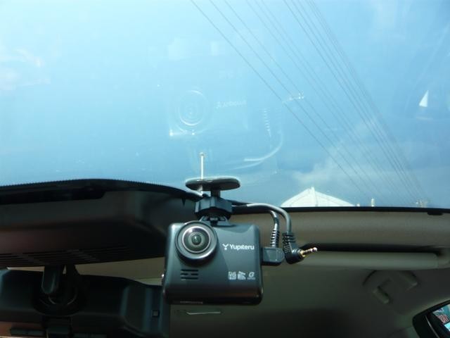 0500692A30260727W00113.jpg