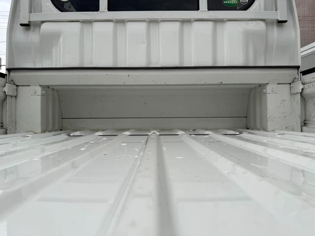0900116A30260829W00216.jpg