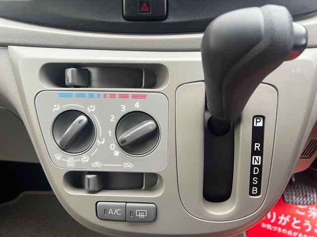0506633A30260711W00217.jpg