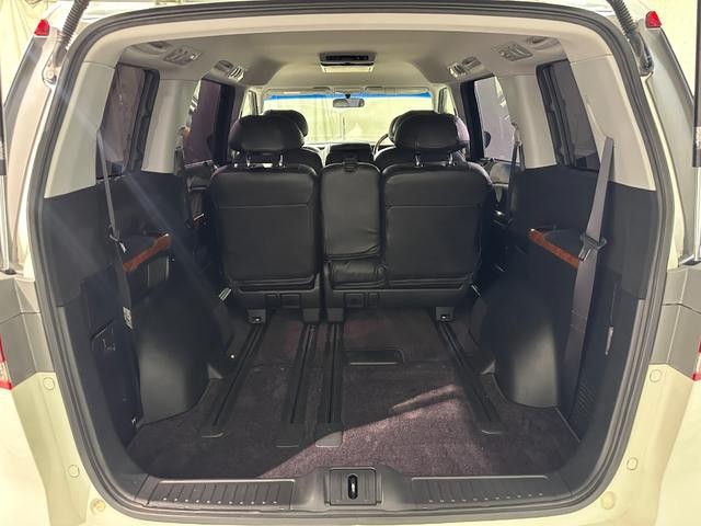 0509824A30260905W01217.jpg