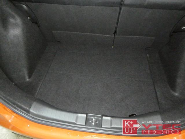 0540299A30260613W00116.jpg