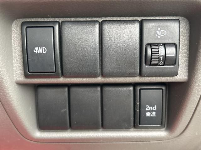 0900605A30260825W01619.jpg