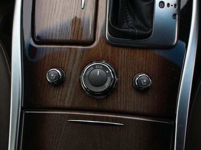 0520046A30260902W00704.jpg