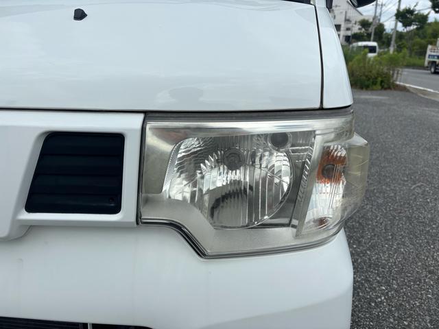 0720277A30260617W00105.jpg
