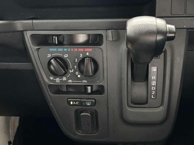 0840063A30260907W00214.jpg