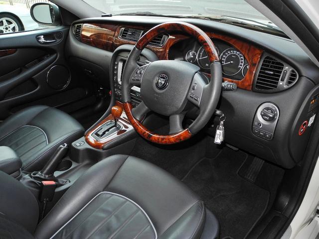 0703730A30260610W00105.jpg