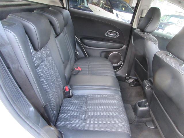 1002928A30260620W00217.jpg