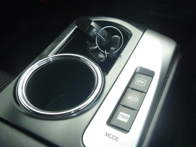 0902301A30260826W00215.jpg