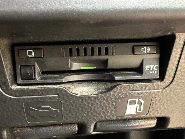 0507054A30260905W00215.jpg