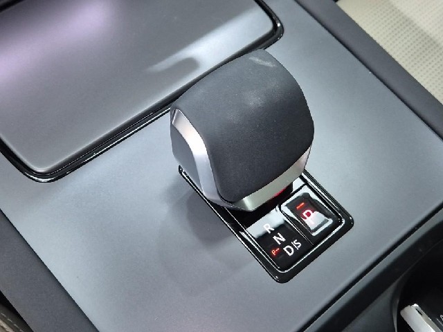 6051002517R8.jpg