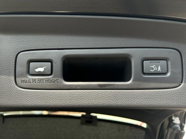 0600363A30260323W00217.jpg