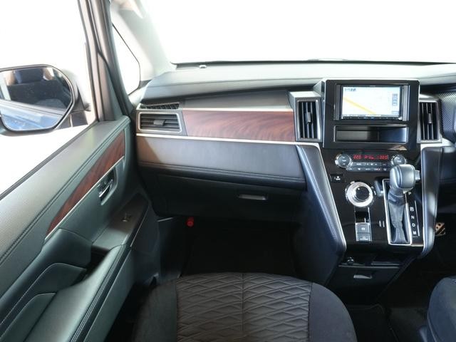 0561237A30261012W00717.jpg