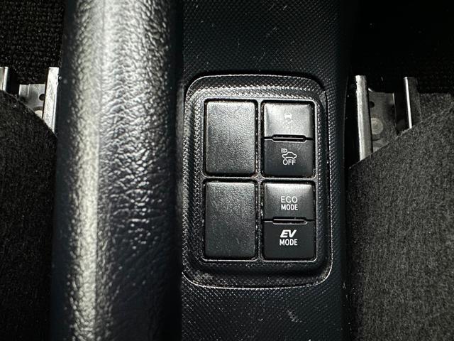 0404352A30260705W00105.jpg