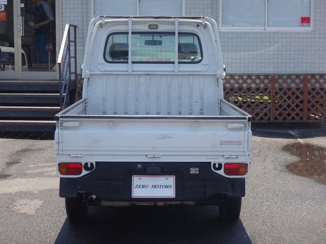 0509025A30260710W00214.jpg