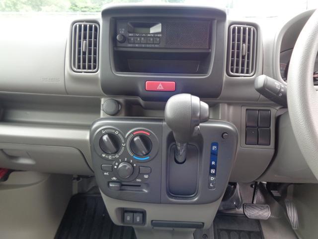 0840377A30250922W00115.jpg