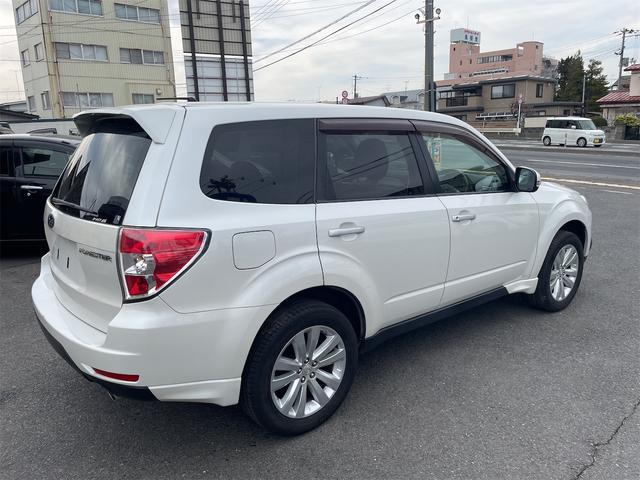 0910188A30260409W00104.jpg