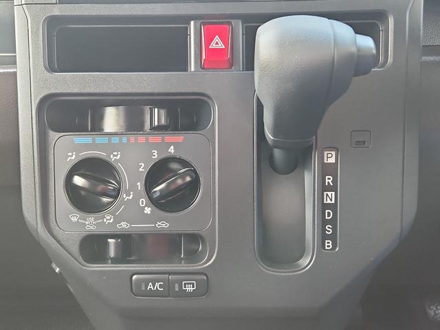0600275A30260402W00111.jpg