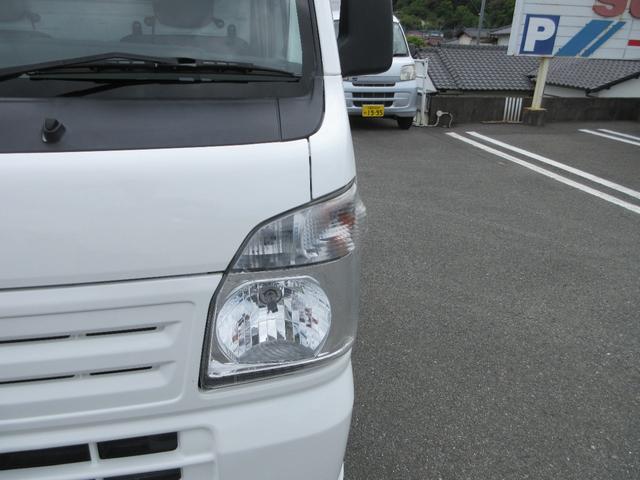 0800502A30260425W00107.jpg
