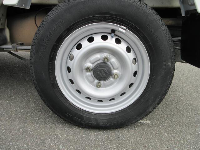 0800502A30260425W00116.jpg
